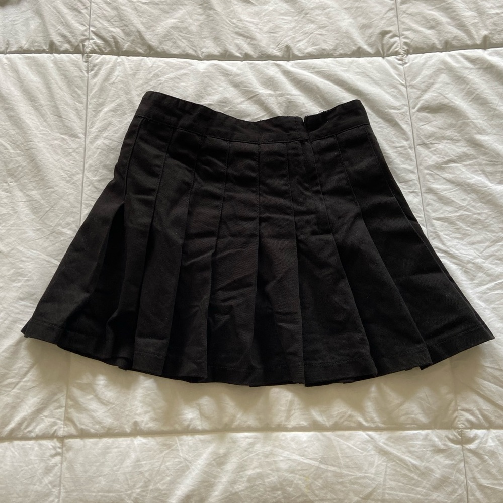 brandy melville pleaded skirt